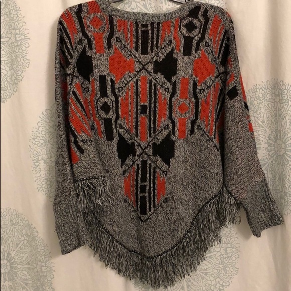 womens poncho - Picture 5 of 6